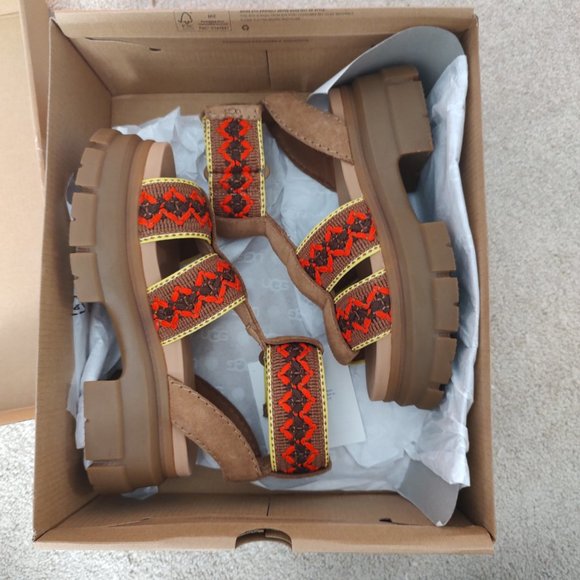 UGG Ashton Heritage Braid Sandal - Picture 4 of 4